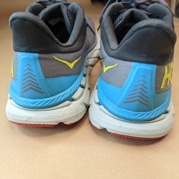 Hoka One One Clifton 7 Running Shoes, Grey, Men\'s Size 11M great condition. main image 9
